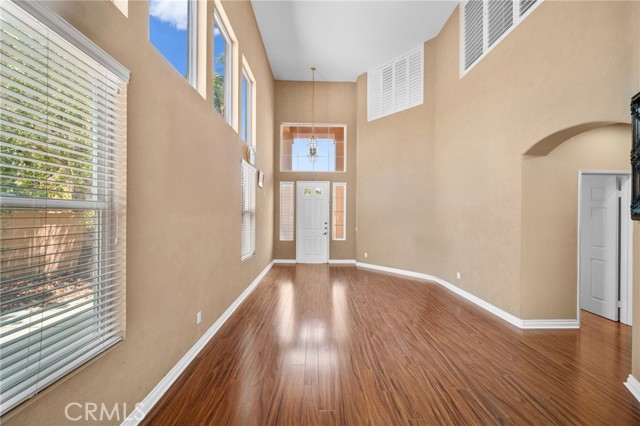 Detail Gallery Image 7 of 65 For 29 Villa Roma, Lake Elsinore,  CA 92532 - 4 Beds | 2/1 Baths
