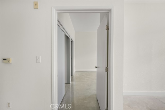 435 W Center Street Promenade, Anaheim CA: https://media.crmls.org/medias/45b9e6f1-fe81-4388-8d3e-52f9d907146a.jpg