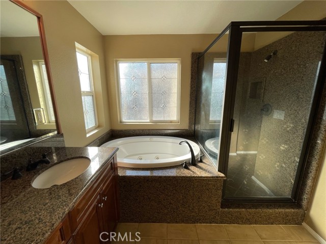 Detail Gallery Image 13 of 16 For 631 Marbella Ct, Oxnard,  CA 93035 - 4 Beds | 3/1 Baths