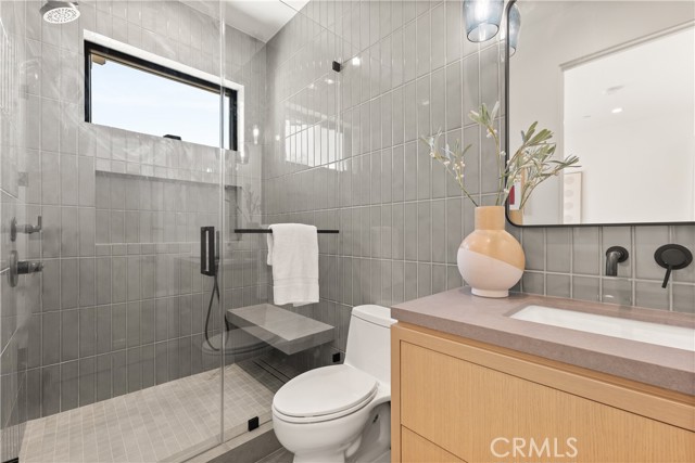 Detail Gallery Image 23 of 38 For 13536 Morrison St, Sherman Oaks,  CA 91423 - 6 Beds | 6/1 Baths