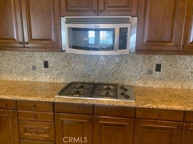 Detail Gallery Image 18 of 48 For 17130 Silver Moon Ct, Riverside,  CA 92503 - 3 Beds | 3/1 Baths