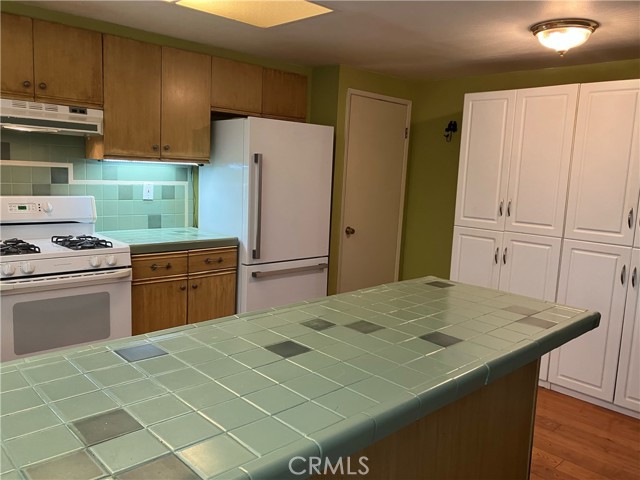 7544 Owens Street, Tujunga CA: https://media.crmls.org/medias/45bbd598-f26b-4013-92e8-4cc2fd522206.jpg