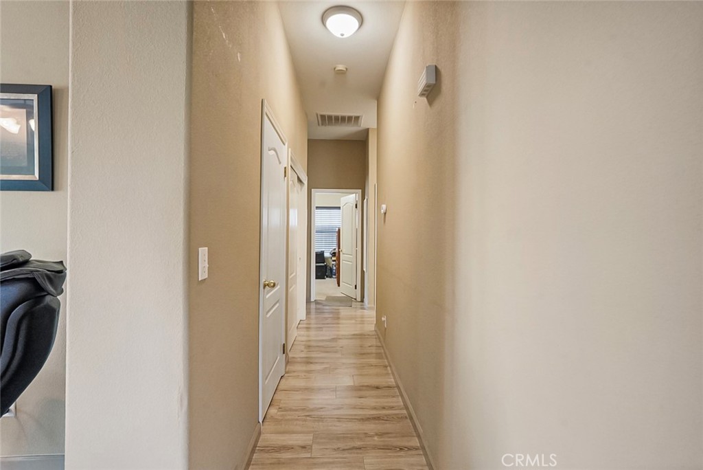 https://media.crmls.org/medias/45bc3b4e-3da7-4155-bc43-47309ab0cff6.jpg?preset=X-Large