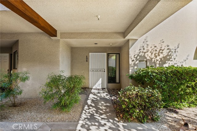 Detail Gallery Image 3 of 39 For 255 S Avenida Caballeros #106,  Palm Springs,  CA 92262 - 2 Beds | 2 Baths