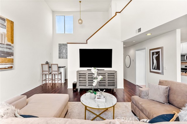Detail Gallery Image 7 of 25 For 3832 Overland Ave #2,  Culver City,  CA 90232 - 2 Beds | 2/1 Baths