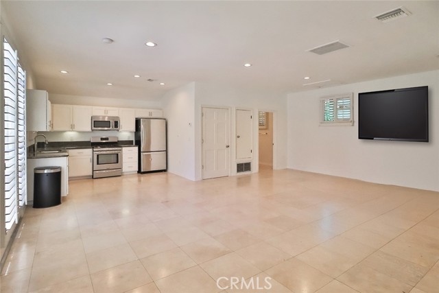Detail Gallery Image 72 of 74 For 17141 Superior St, Northridge,  CA 91325 - 6 Beds | 4 Baths