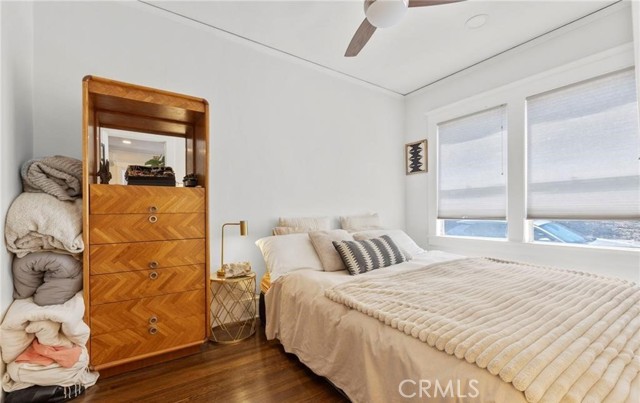2513 E 11th Street, Long Beach CA: https://media.crmls.org/medias/45bffb0c-cdf9-4e02-8c3c-9d4593dddbd1.jpg