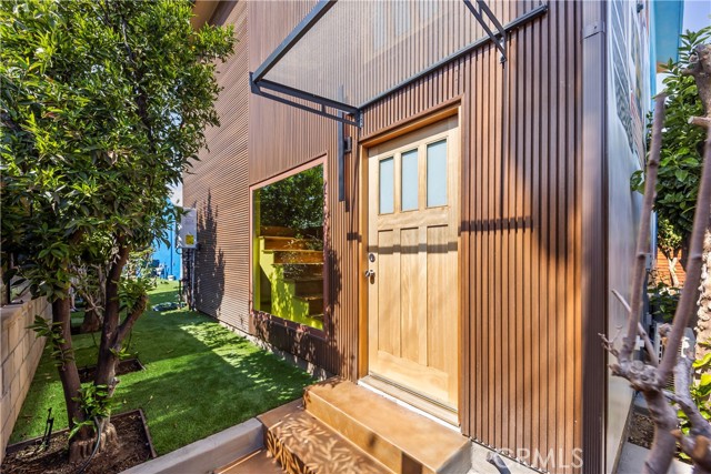 5606 White Oaks Avenue, Encino CA: https://media.crmls.org/medias/45c01ef1-a70a-490f-813f-0f3d047adfa4.jpg