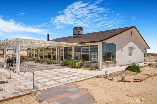 61975 La Brisa Drive, Joshua Tree CA: https://media.crmls.org/medias/45c05001-5ba8-4fe0-ac65-2fd9b42e7c83.jpg