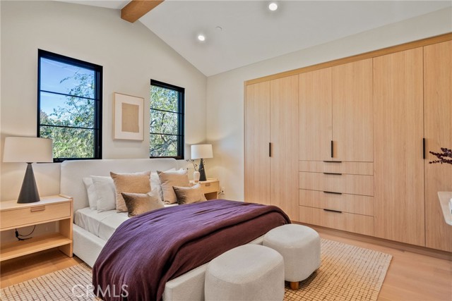 Detail Gallery Image 28 of 42 For 4245 Bellaire Ave, Studio City,  CA 91604 - 5 Beds | 5/1 Baths