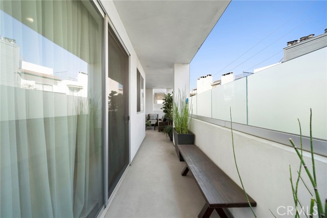 Detail Gallery Image 17 of 44 For 12045 Guerin St #203,  Studio City,  CA 91604 - 3 Beds | 3 Baths