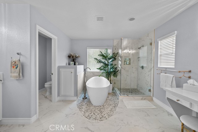 https://media.crmls.org/medias/45c2a67d-2d7e-41b5-89c4-df341d725517.jpg?preset=X-Large