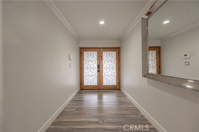 Detail Gallery Image 4 of 30 For 9434 Mclennan Ave, Northridge,  CA 91343 - 3 Beds | 2 Baths