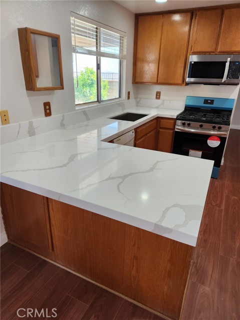 New Quartz Countertop in Kitchen