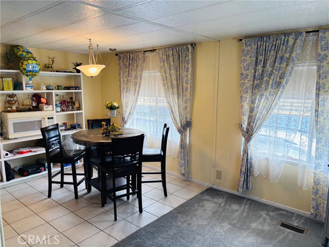 Detail Gallery Image 6 of 17 For 13393 Mariposa Rd #115,  Victorville,  CA 92395 - 2 Beds | 2 Baths