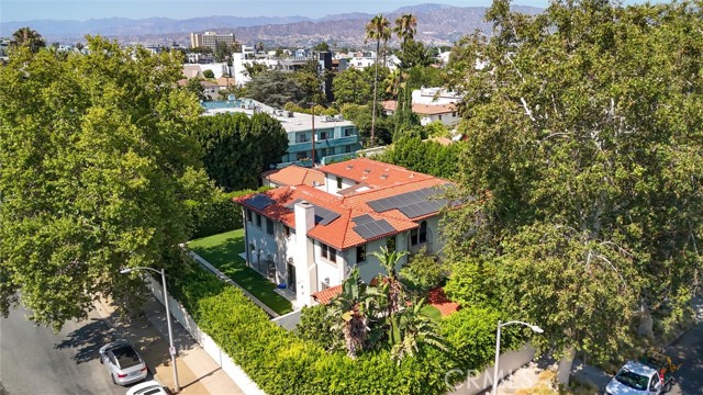11159 La Maida Street, North Hollywood CA: https://media.crmls.org/medias/45c51796-71bb-4023-bc60-0bec54c35a5b.jpg