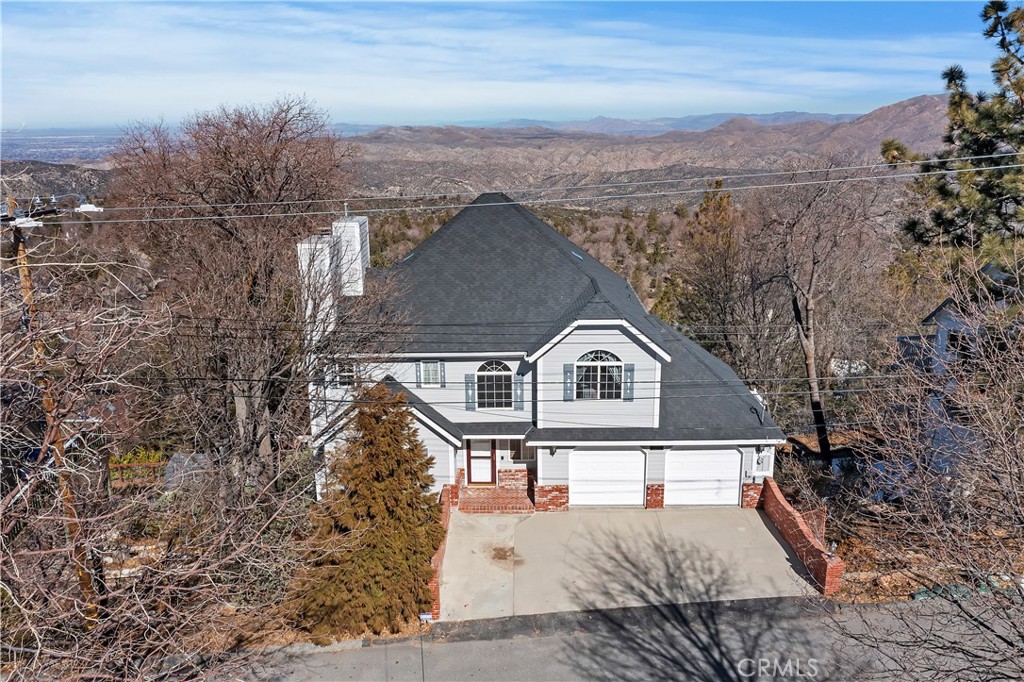 28994 Mammoth Drive, Lake Arrowhead, CA 92352