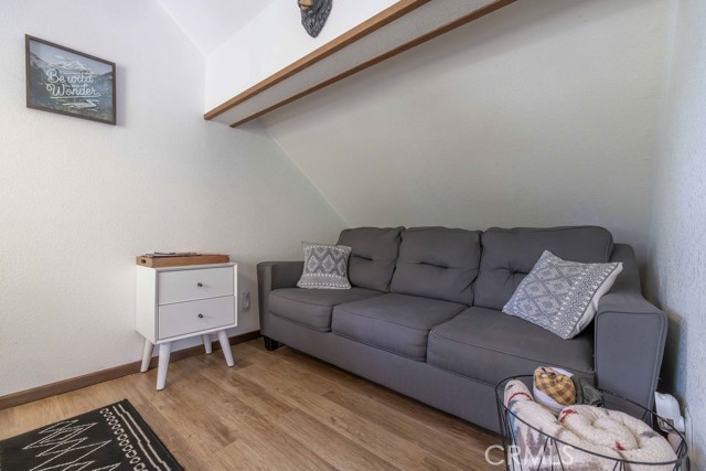 Detail Gallery Image 28 of 43 For 721 Bear Mountain Rd, Big Bear City,  CA 92314 - 3 Beds | 2/1 Baths