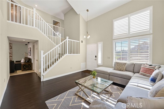 Detail Gallery Image 8 of 37 For 13632 Kings Canyon Ct, Fontana,  CA 92336 - 4 Beds | 2/1 Baths