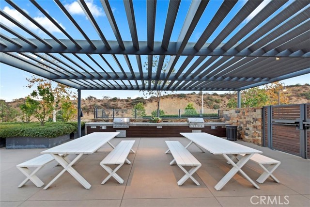 2275 Melogold Way, Corona CA: https://media.crmls.org/medias/45c54be7-3dc7-4d90-90bf-090b32ebfada.jpg