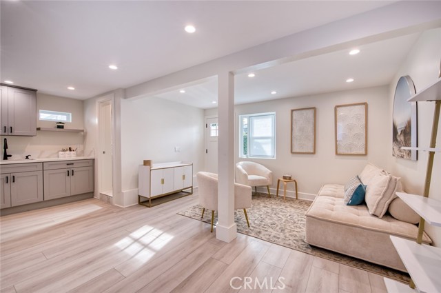 Detail Gallery Image 8 of 24 For 368 Oak #C,  Laguna Beach,  CA 92651 - 1 Beds | 1 Baths