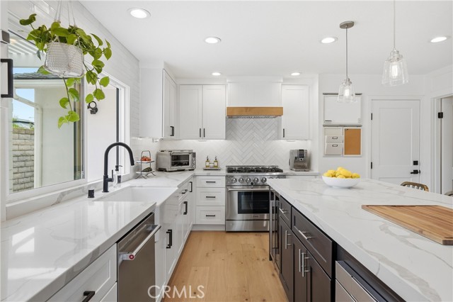 Image 16 of 43 For 20082 Gothic Circle