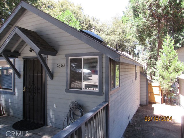 Detail Gallery Image 4 of 17 For 23348 South Village Ln., Crestline,  CA 92325 - 1 Beds | 1 Baths