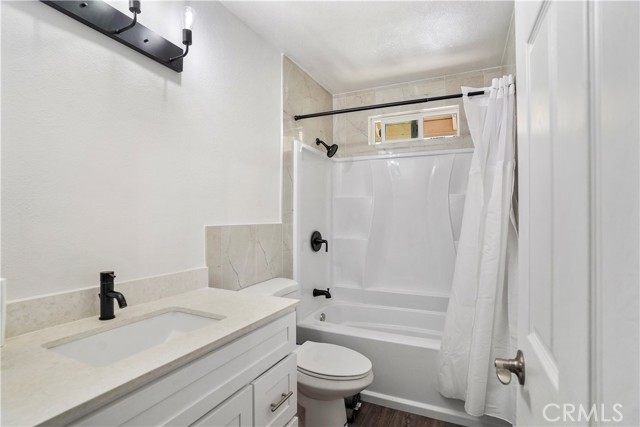 1003 W Myrtle Street, Santa Ana CA: https://media.crmls.org/medias/45c714d6-412a-4c94-b647-148d2850c5ba.jpg