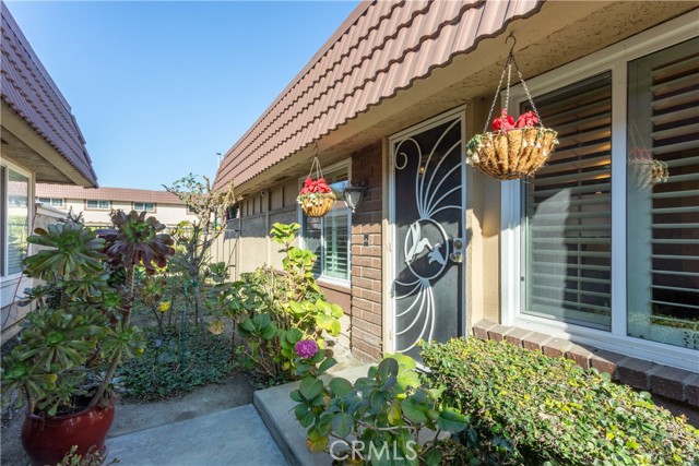 Detail Gallery Image 3 of 43 For 6581 Orangewood Ave, Cypress,  CA 90630 - 3 Beds | 2 Baths