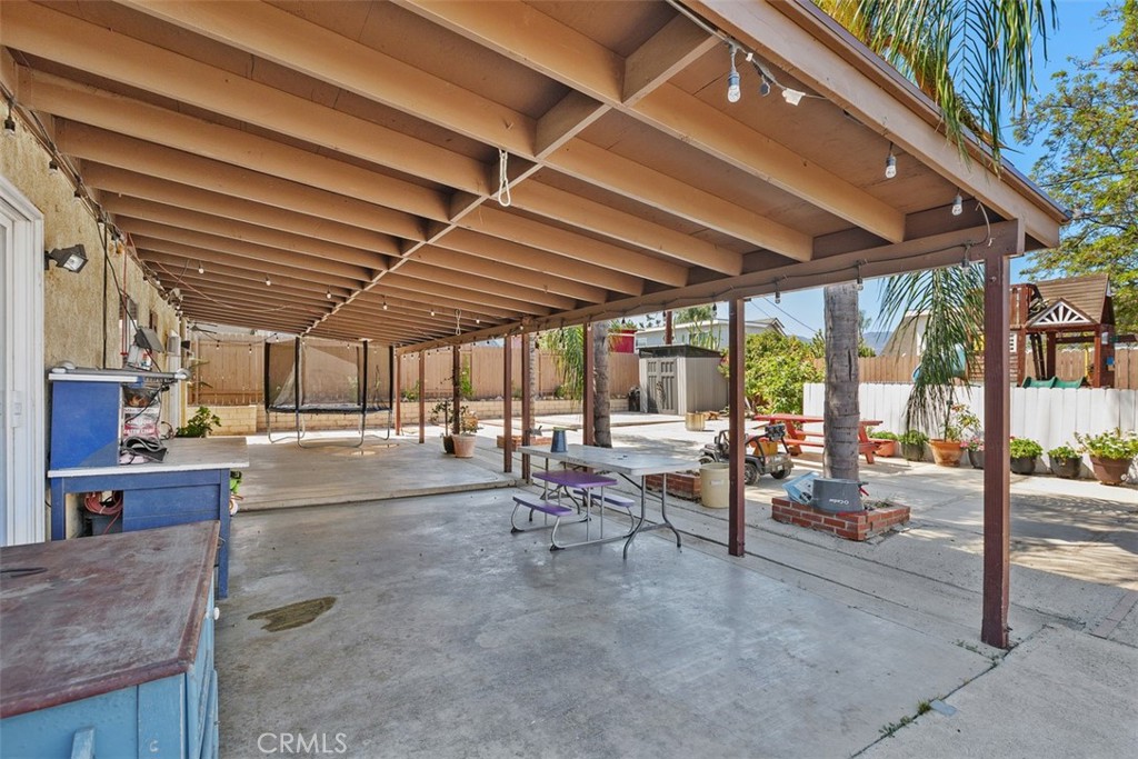 MLS #OC25201281 image #17