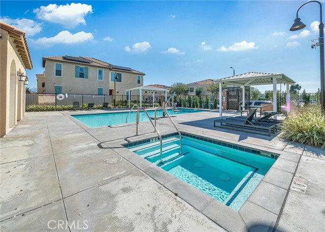 Detail Gallery Image 10 of 11 For 981 W Clover, Rialto,  CA 92376 - 3 Beds | 2/1 Baths