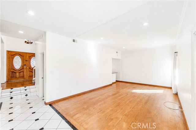 Detail Gallery Image 16 of 67 For 16293 Wayfarer Ln, Huntington Beach,  CA 92649 - 5 Beds | 3/1 Baths