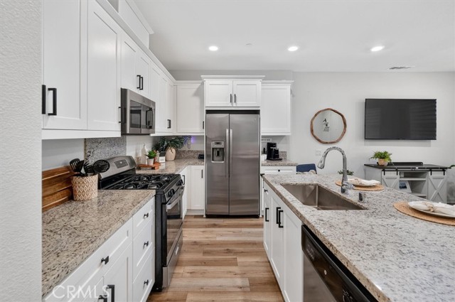 Detail Gallery Image 10 of 34 For 22812 Harvest Mill, Saugus,  CA 91350 - 3 Beds | 3 Baths