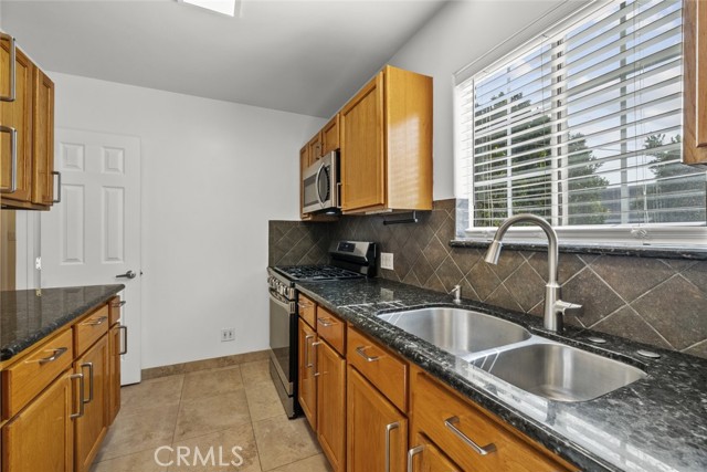 Detail Gallery Image 13 of 28 For 8440 Oakdale Ave, Winnetka,  CA 91306 - 3 Beds | 1/1 Baths