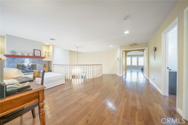 Detail Gallery Image 19 of 32 For 18741 Hillsboro Rd, Northridge,  CA 91326 - 5 Beds | 6/1 Baths