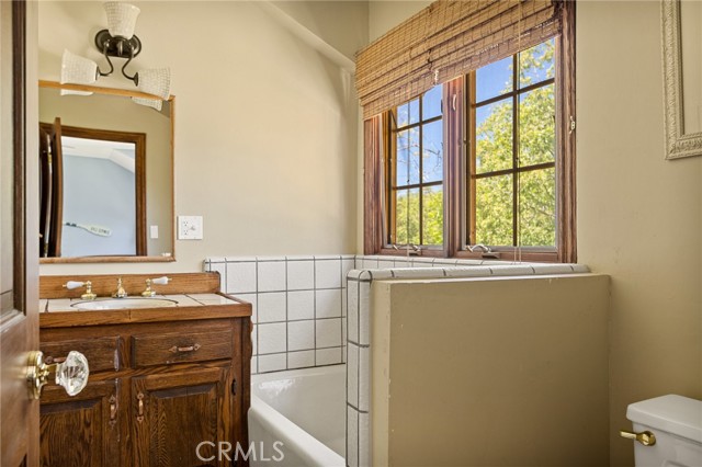 Detail Gallery Image 39 of 67 For 28476 North Shore Rd, Lake Arrowhead,  CA 92352 - 4 Beds | 4/2 Baths