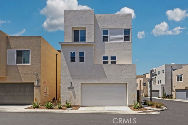 251 Tank, Irvine CA: https://media.crmls.org/medias/45ca7742-ed59-4f9d-b3ac-ba47a08dba31.jpg