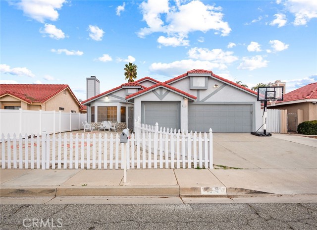 Detail Gallery Image 1 of 1 For 1014 Chambers St, Hemet,  CA 92543 - 3 Beds | 2 Baths