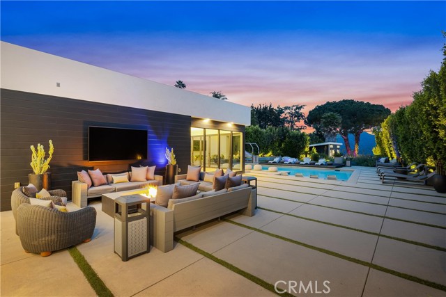 7139 Macapa Drive, Los Angeles CA: https://media.crmls.org/medias/45cc014e-cfc0-46e0-802c-023a3f5da83f.jpg