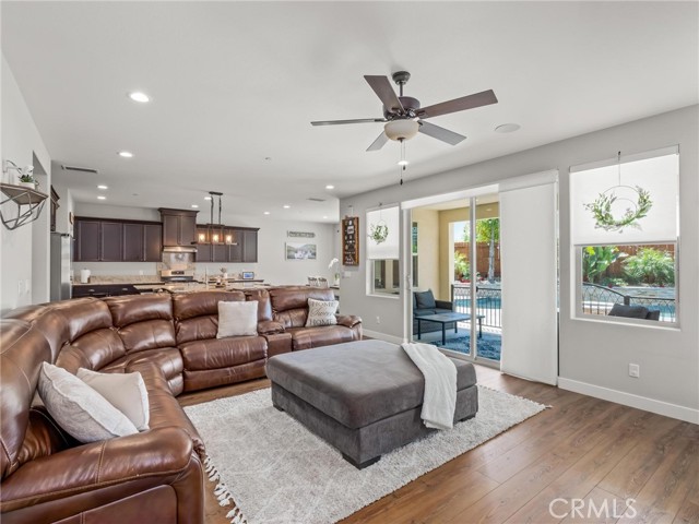 Detail Gallery Image 8 of 51 For 428 Expedition Way, Madera,  CA 93636 - 4 Beds | 3/1 Baths