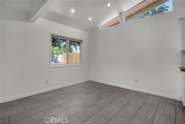 7656 Lasaine photo 7