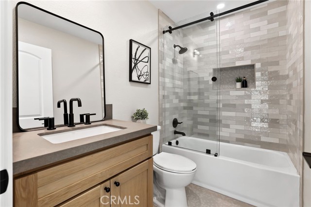 25 Almond Tree Lane, Irvine CA: https://media.crmls.org/medias/45cd4ee2-532e-4e36-8e4b-8ce1a9f46803.jpg