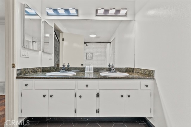 Detail Gallery Image 4 of 59 For 9558 Swinton, North Hills,  CA 91343 - 3 Beds | 2 Baths