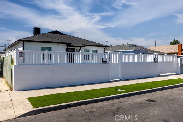 10844 Crockett Street, Sun Valley (los Angeles), California 91352, 3 Bedrooms Bedrooms, ,2 BathroomsBathrooms,Residential Lease,For Rent,10844 Crockett Street,CRSR24161787