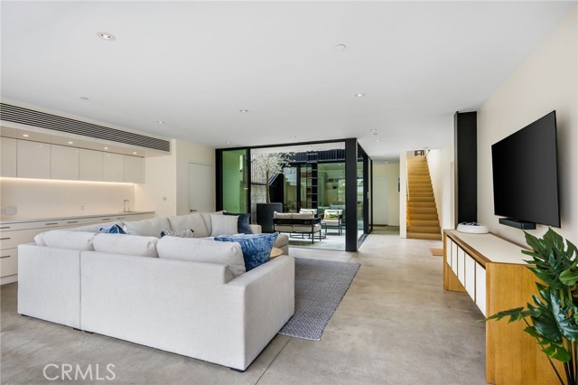 2821 Alma Avenue, Manhattan Beach CA: https://media.crmls.org/medias/45ce31d1-3356-4dc9-ad2b-723e591aa232.jpg