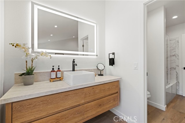 11107 Arminta Street, Sun Valley CA: https://media.crmls.org/medias/45ce6f57-51df-4166-acc1-306f20aaed8f.jpg