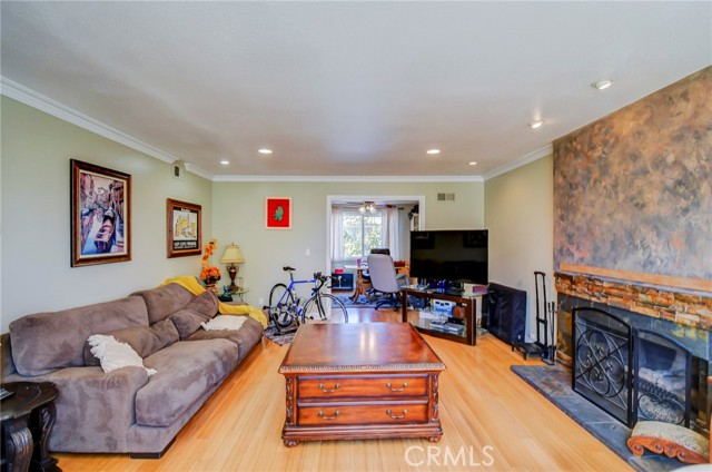 Detail Gallery Image 10 of 50 For 2401 E Avalon, Santa Ana,  CA 92705 - 5 Beds | 3 Baths