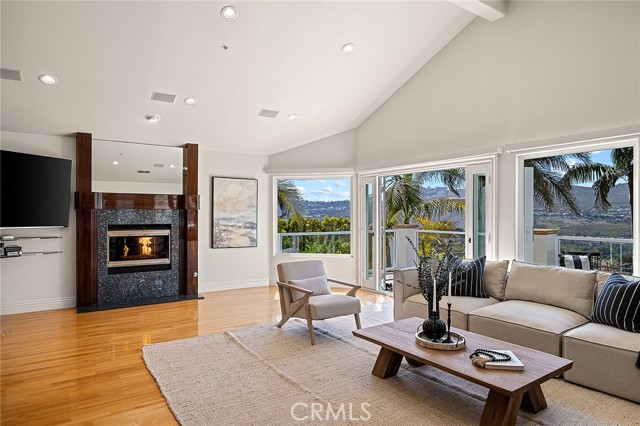 1110 Novilunio, San Clemente CA: https://media.crmls.org/medias/45d0f8bd-4a02-4750-8b22-1f83ac1c5be3.jpg