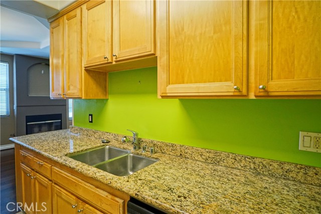 10623 Moorpark photo 16