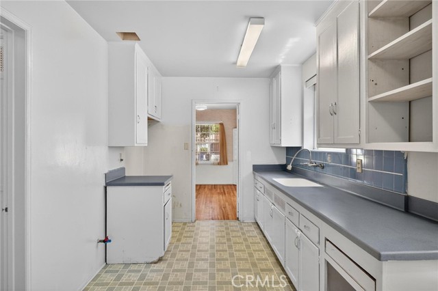 Detail Gallery Image 16 of 37 For 3727 West Bld, Los Angeles,  CA 90016 - 3 Beds | 1/1 Baths